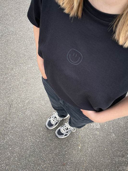 little smile - Women Shirt, schwarz